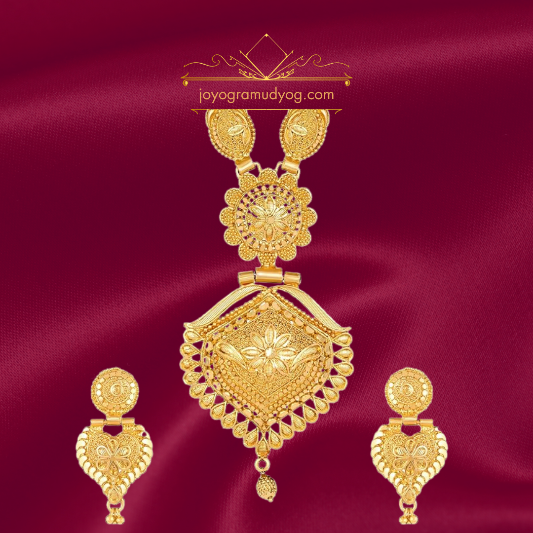 Gold plated Pendant Necklace with Matching Earrings